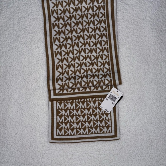 NWT Michael Kors Brown and White Scarf - Picture 1 of 3